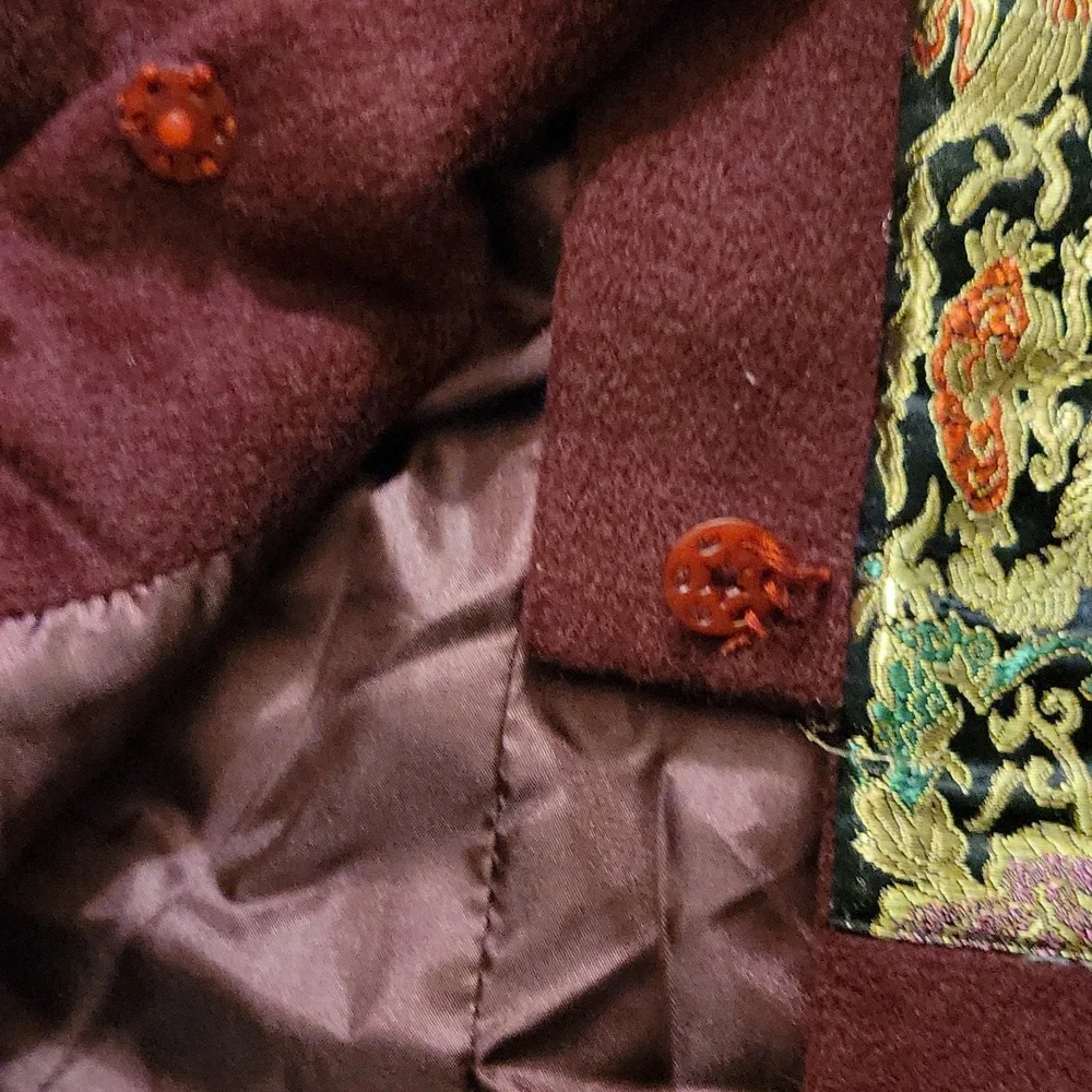 Traditional style jacket - Picture 3 of 5